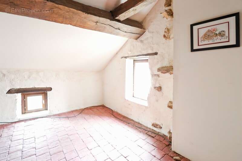 Maison à SAINT-HILAIRE-LA-TREILLE