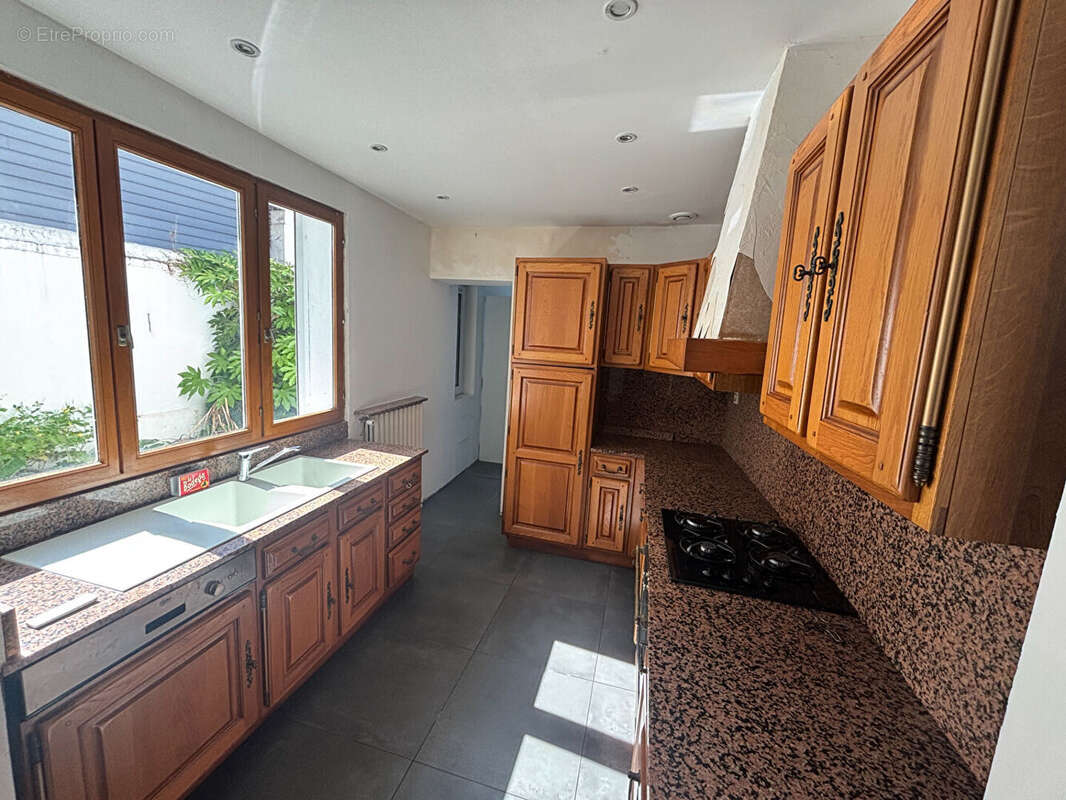 Maison  5 pièce(s) 135.98 m2 - photo 5