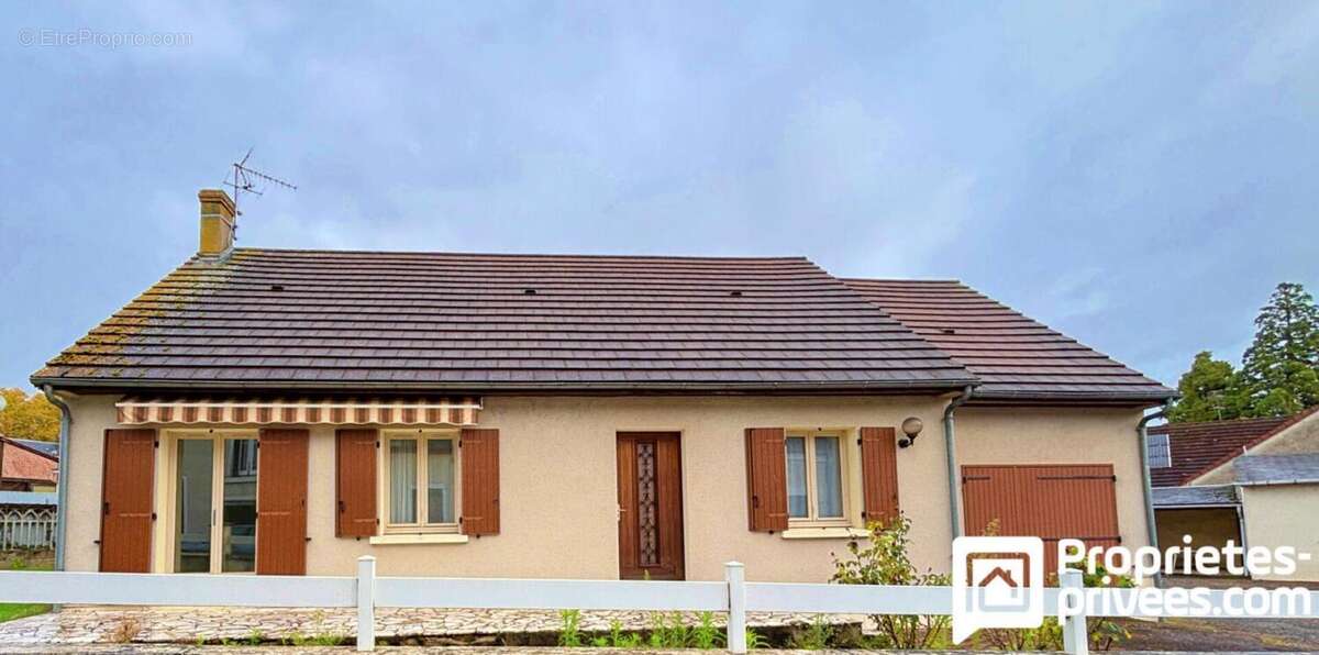 Maison à MEHUN-SUR-YEVRE