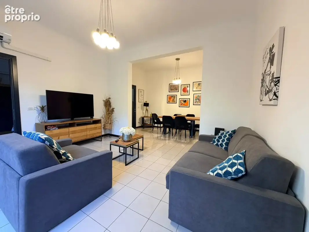 MENTONE - MADONE -  A quelques pas des plages, spacieux 3P de 72,43 m2 rénové avec balcon et cave. - photo 4