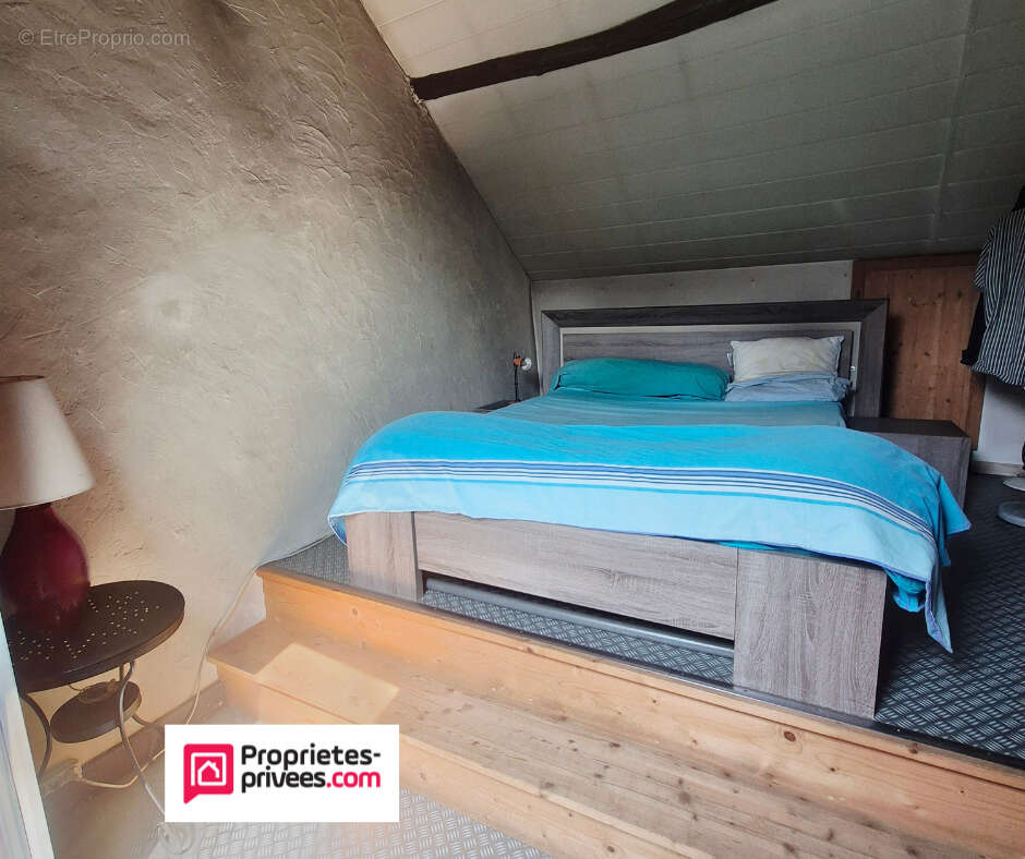 Maison à SAINT-GAL-SUR-SIOULE