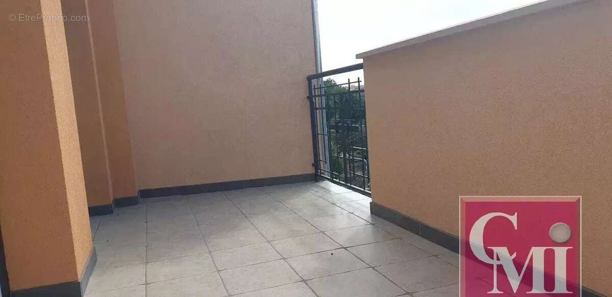 Bel appartement avec terrasse et cave - photo 5