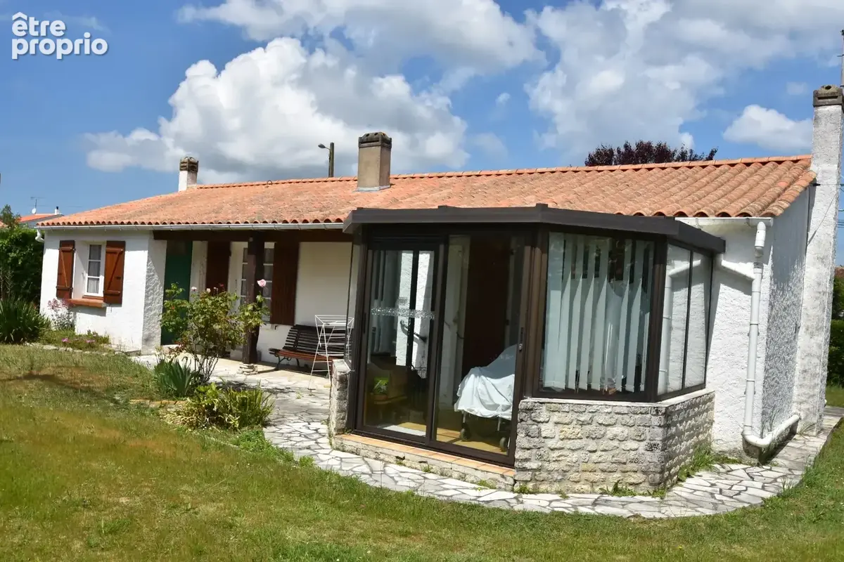 Ile d'Oléron, Maison à vendre 6 pièces SAINT PIERRE D'OLERON (17) 210 000€ - photo 2