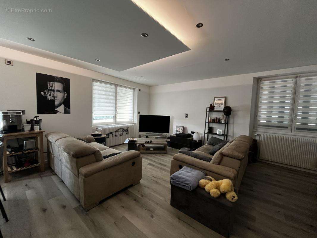 Appartement à FRASNE