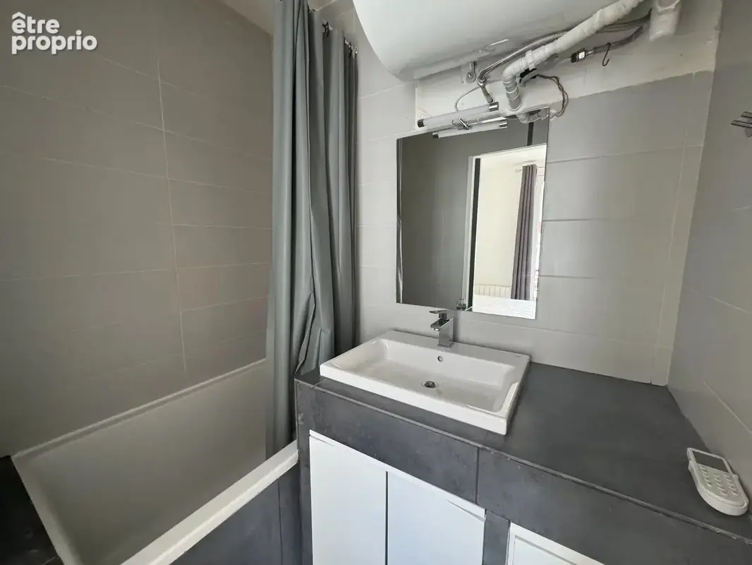 75017 - rue des epinettes - 2 pieces au calme - photo 3