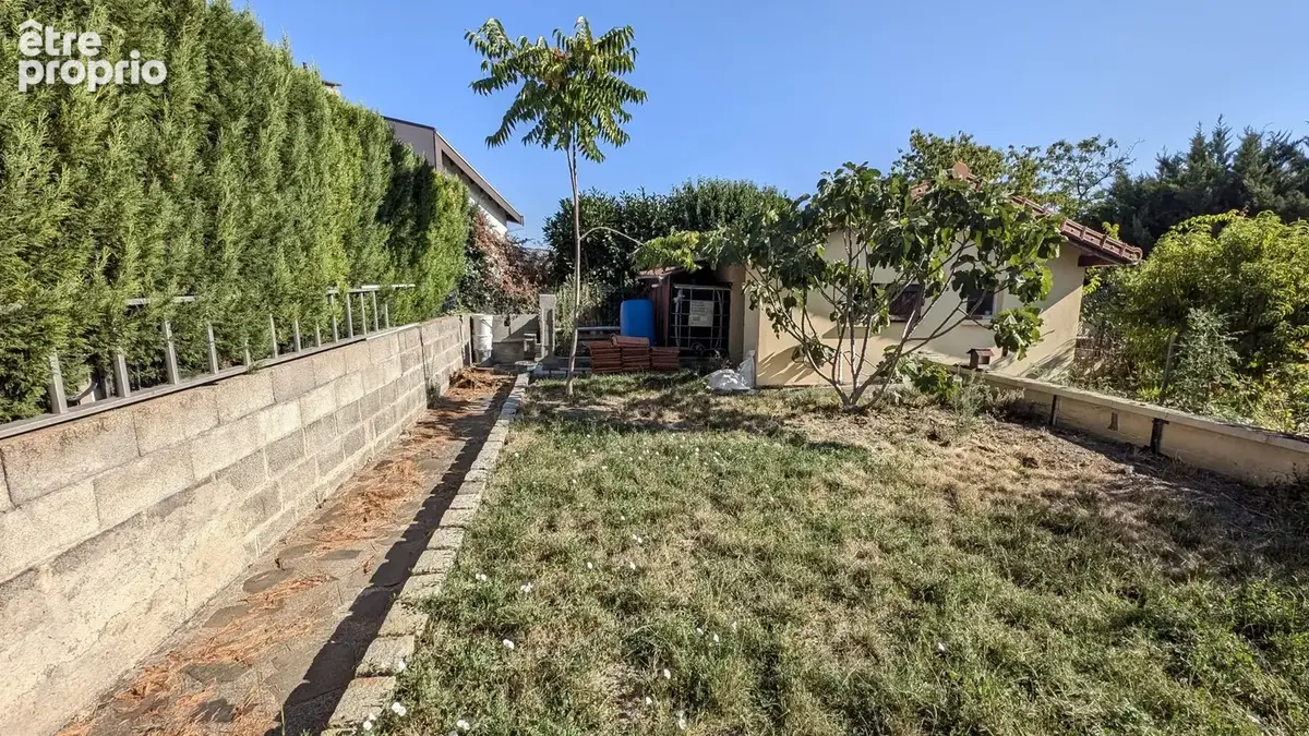 Maison 117 m² à Le Cendre  - photo 2