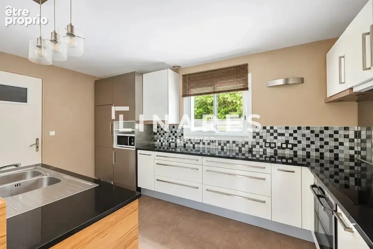 L'INTIME - Villa T5 de 130m² - Piscine - Garage 21m² - Parcelle 625m² - 13400 Aubagne Les Passons - photo 10