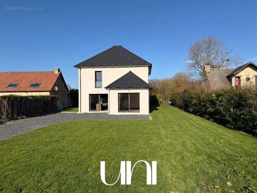 Maison à PERIERS-SUR-LE-DAN