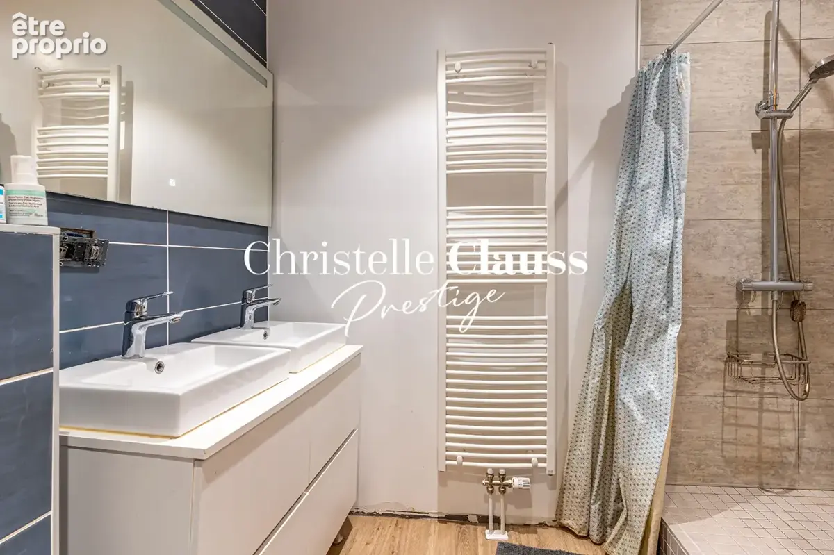 Grange rénovée avec prestations de qualité  - 165 m² - terrain de 10a53ca - photo 13