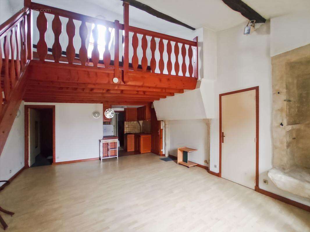 Appartement à SAINT-ASTIER