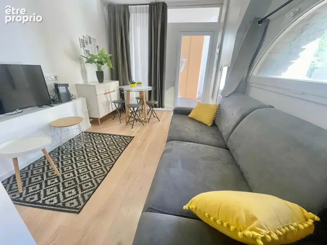83700 saint raphael appartement t1/2 vue mer rdc piscines - photo 2