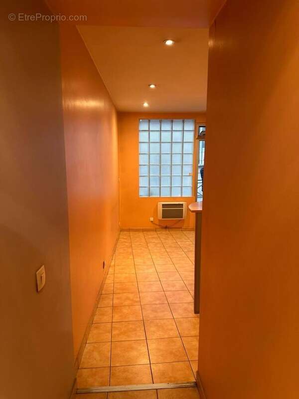 Commerce à MARSEILLE-2E