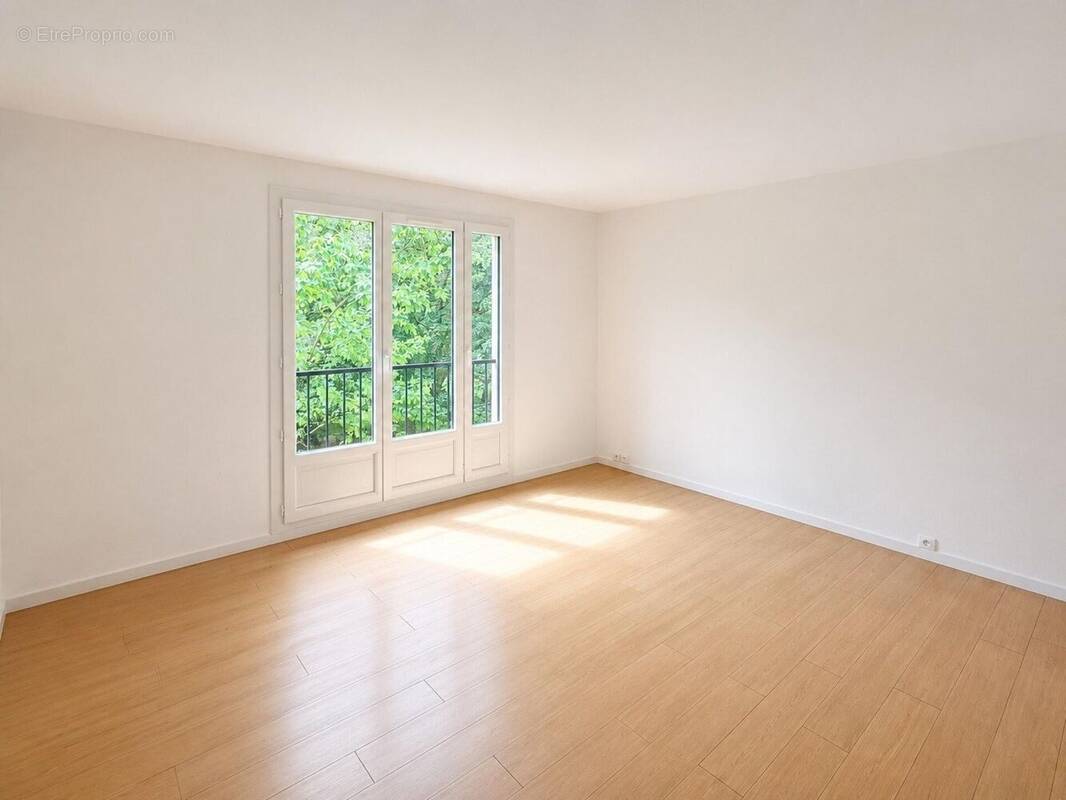 Photo 1 - Appartement à BRIE-COMTE-ROBERT