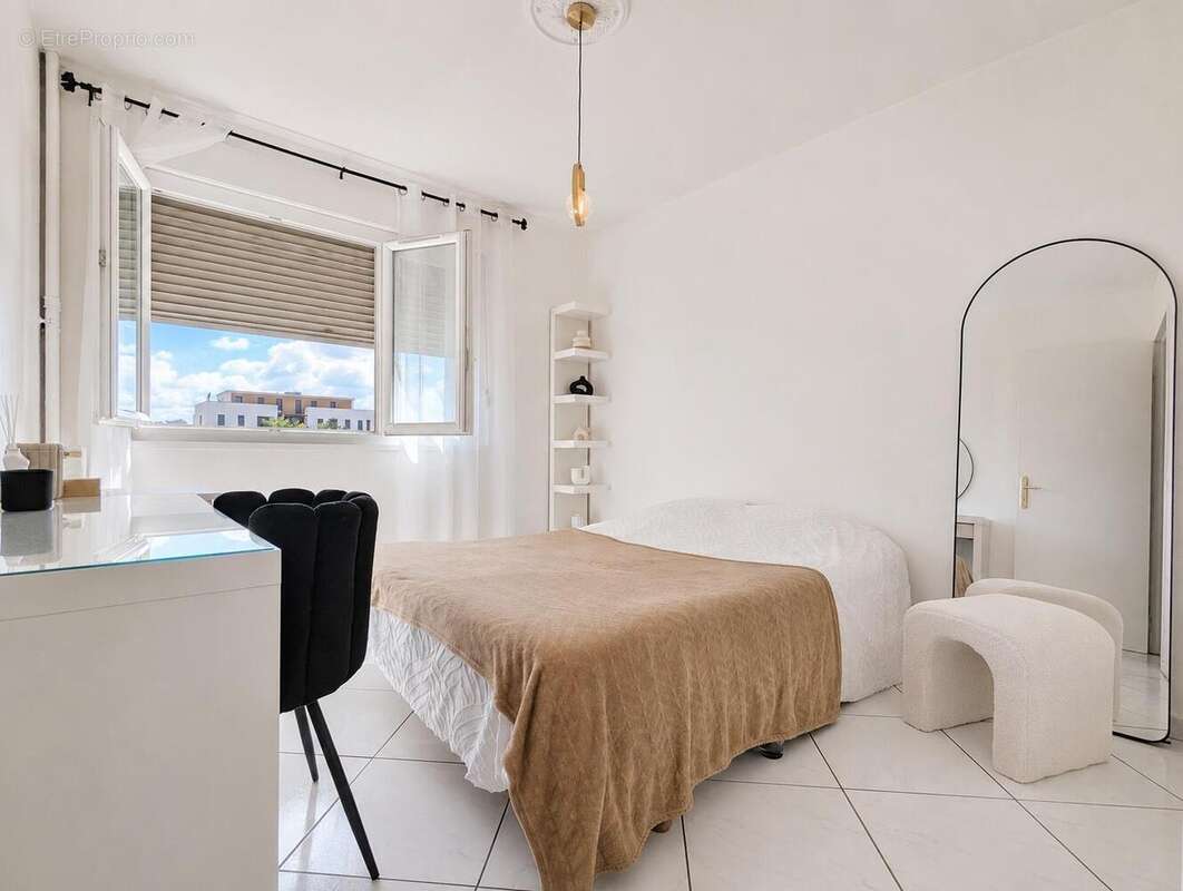Appartement 82 m² à Bron  - photo 7