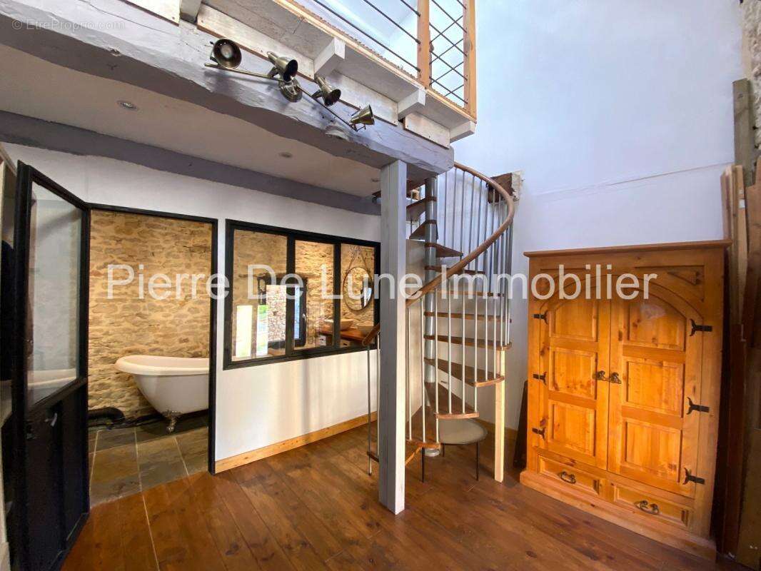 Maison à LE BOIS-D&#039;OINGT