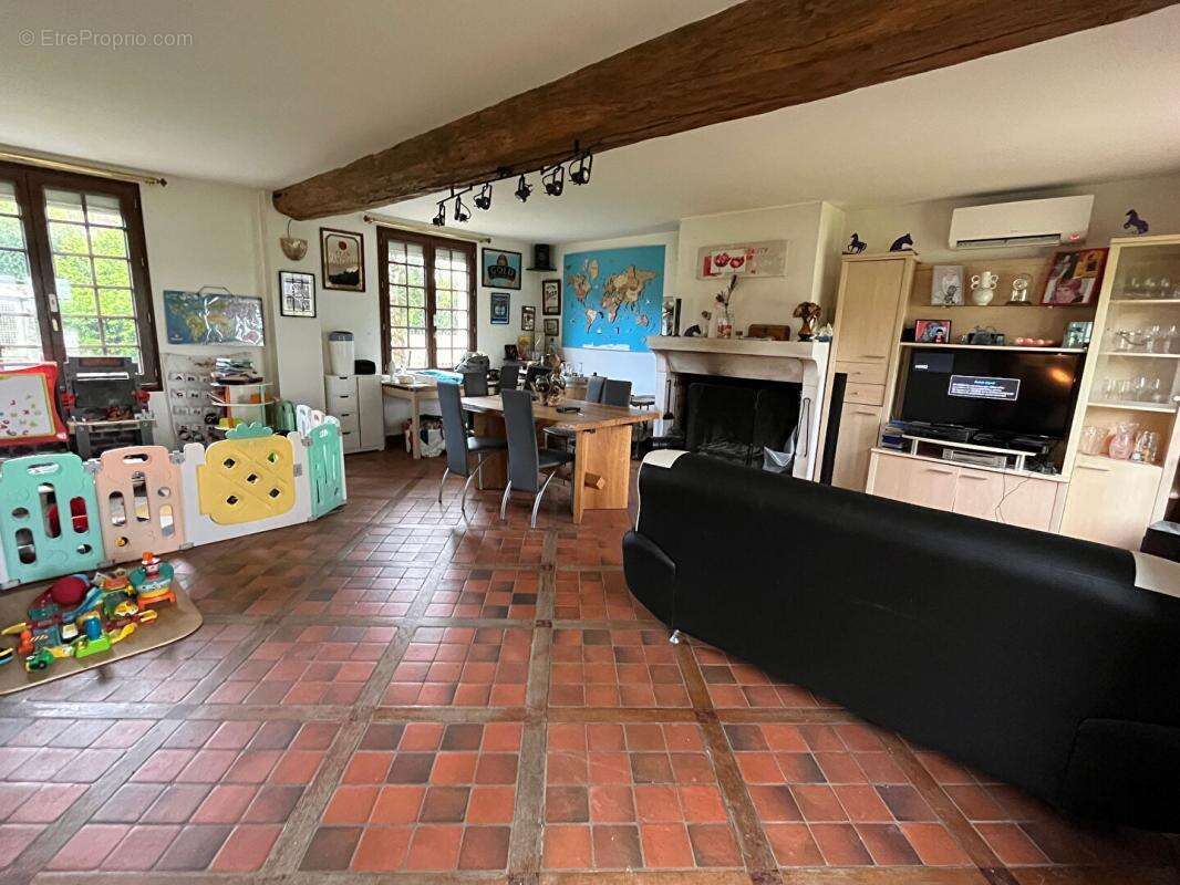 Authentique longère avec piscine, dépendances et belles prestations ? Cadre bucolique garanti - photo 2