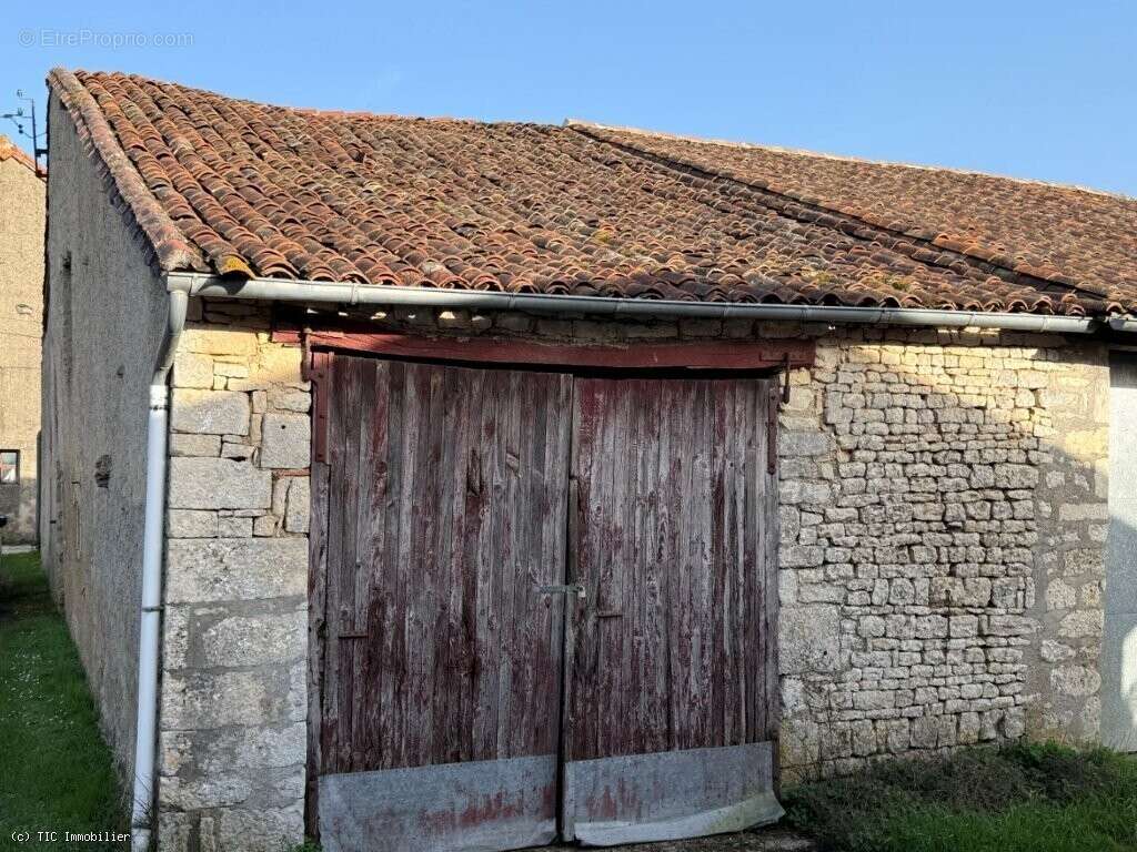 Maison à RUFFEC