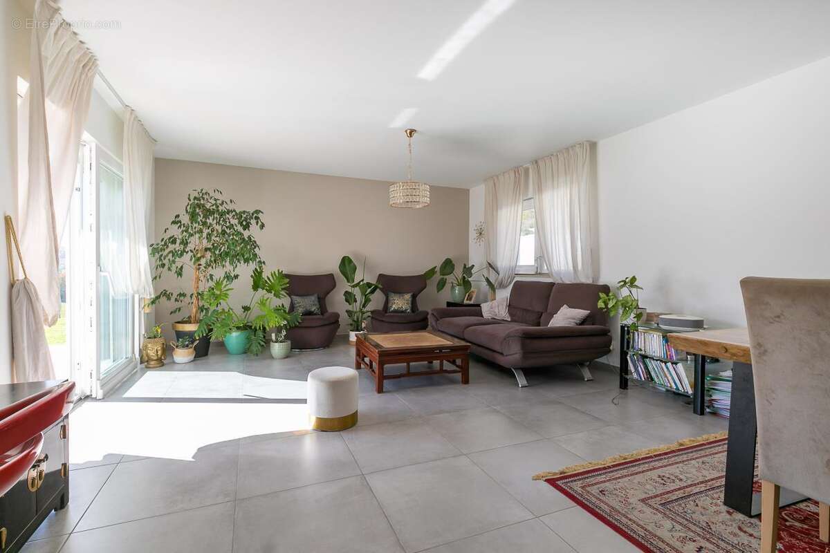 Maison à VELARS-SUR-OUCHE