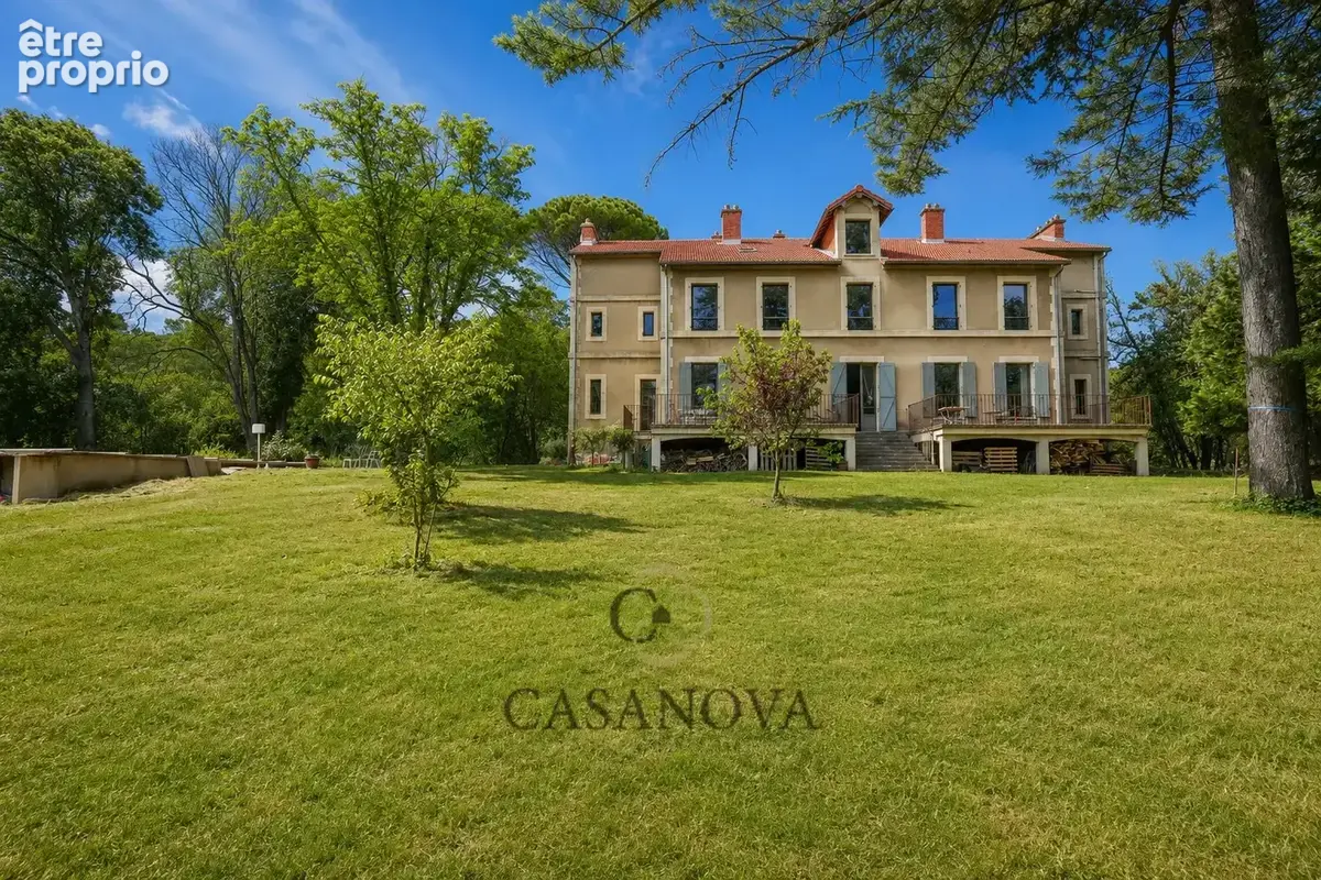 Domaine de caractère du XVIIe siècle sur 6.5 hectares avec près de 3 000 m² bâtis - photo 10