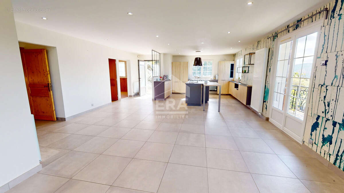 Maison à HAUTEVILLE-LOMPNES