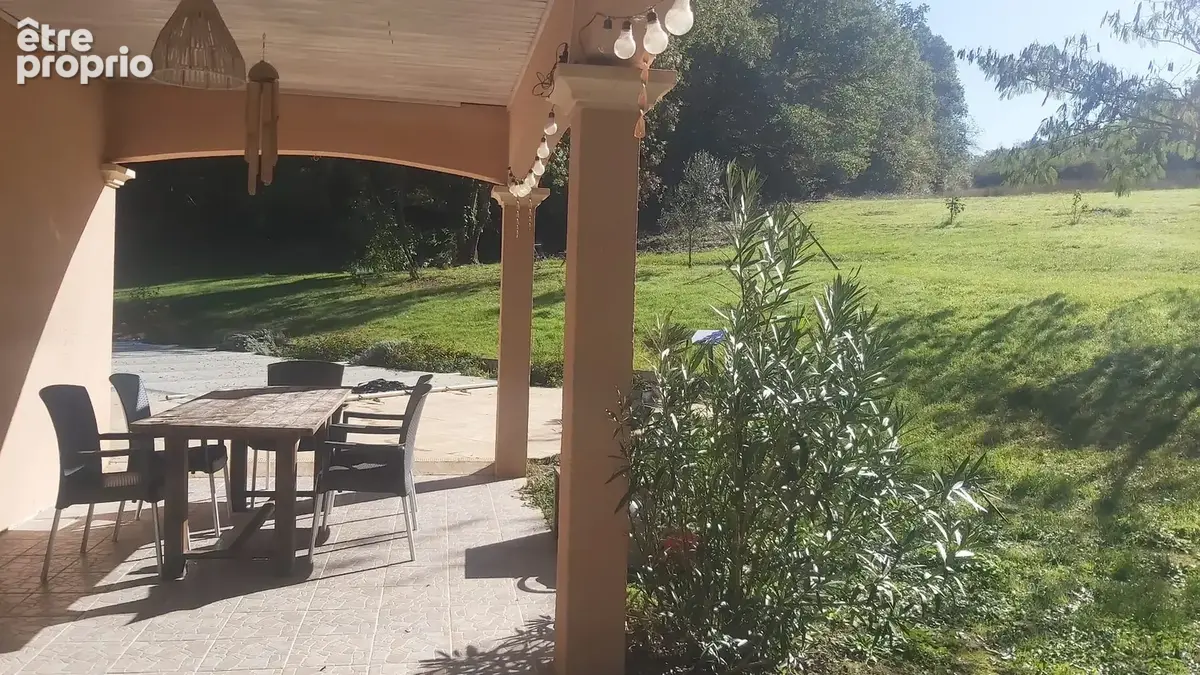 Villa avec piscine sur terrain d'un hectare - photo 29