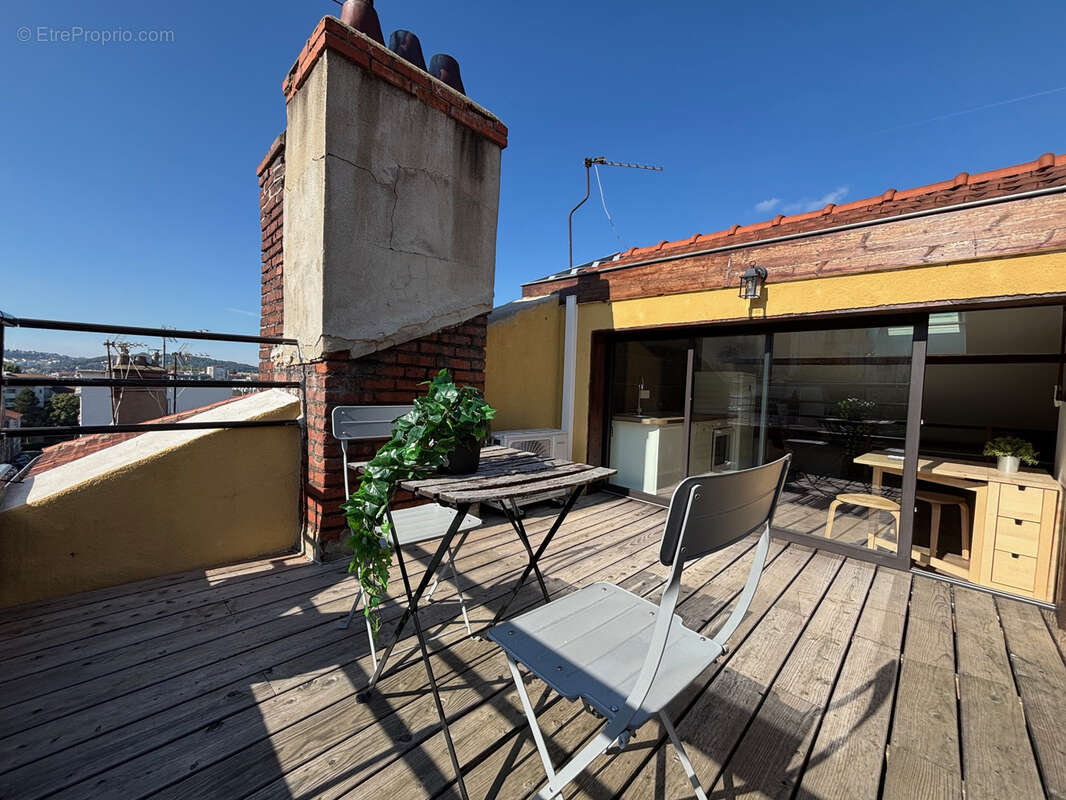 Appartement à SAINT-ETIENNE