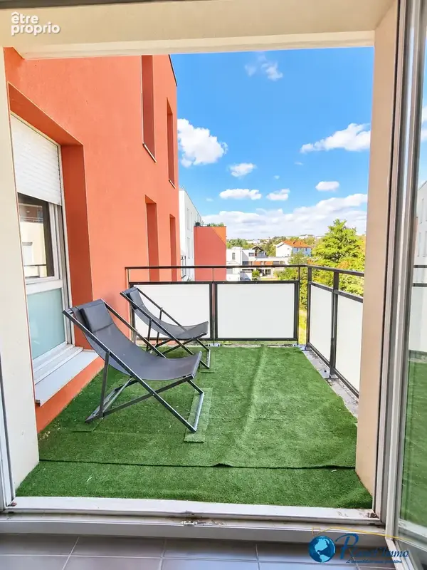 Pierre-Bénite   T3 de 64 m2 avec balcon et deux stationnements en sous-sol - photo 6