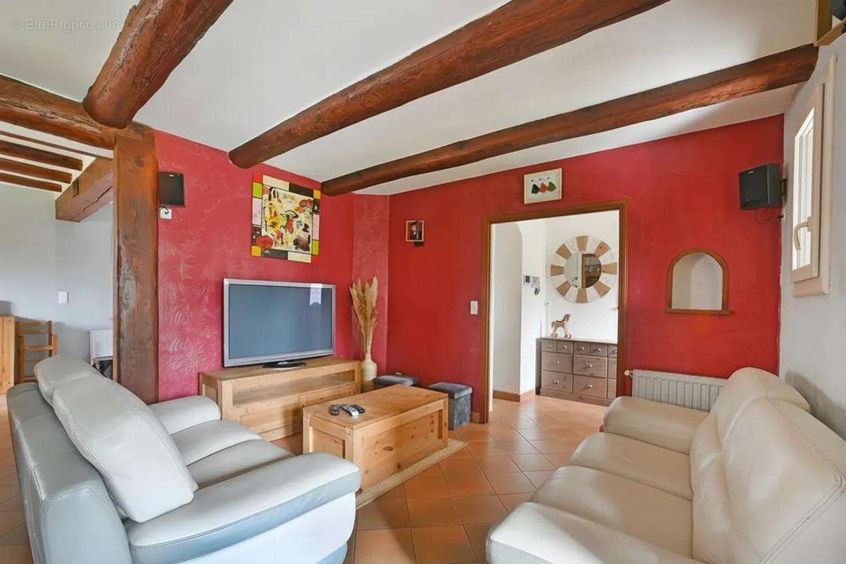 Maison à SAINT-HILAIRE-DE-BRETHMAS