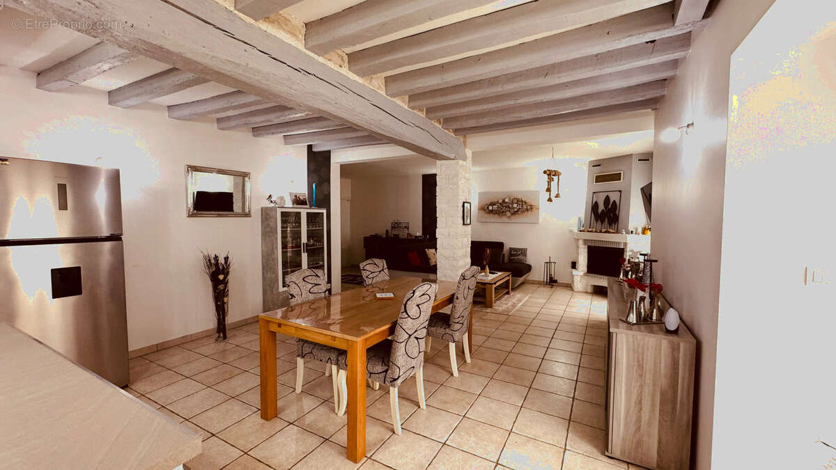 Maison à MAILLY-LE-CHATEAU