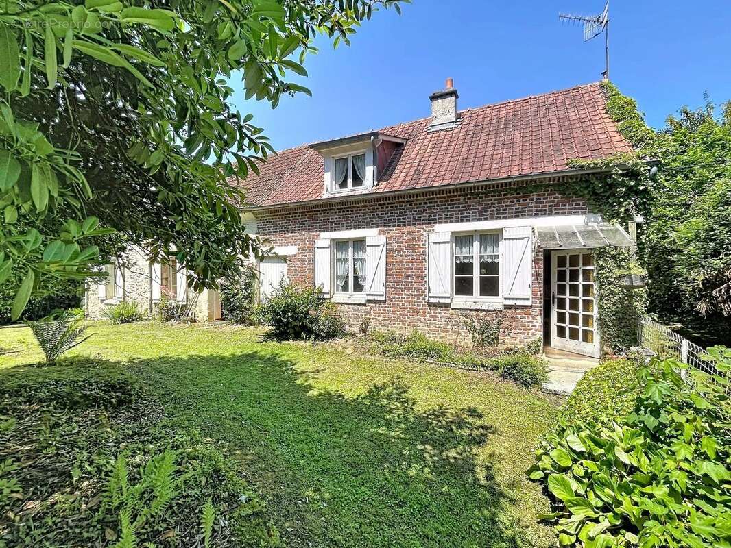 Maison à MERLIEUX-ET-FOUQUEROLLES