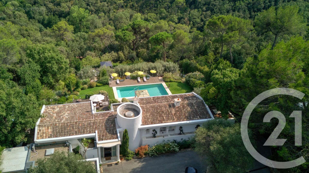 Maison à VALBONNE