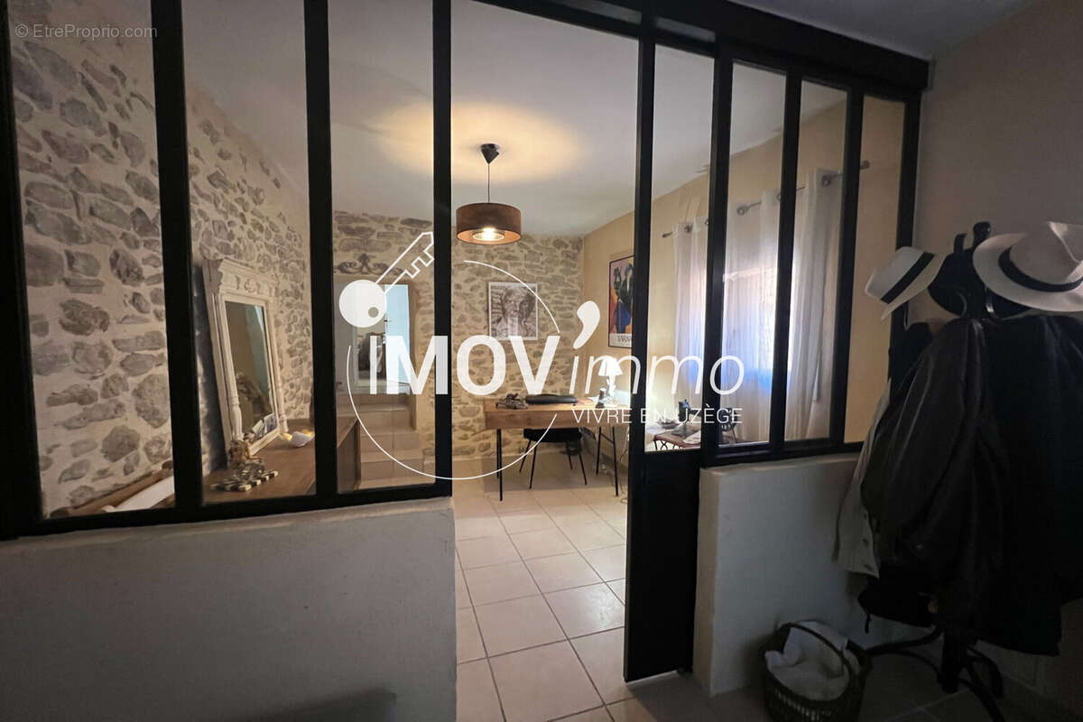 Maison à SAINT-QUENTIN-LA-POTERIE