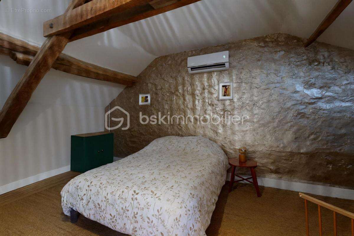 Maison à CHATEAUNEUF-LA-FORET