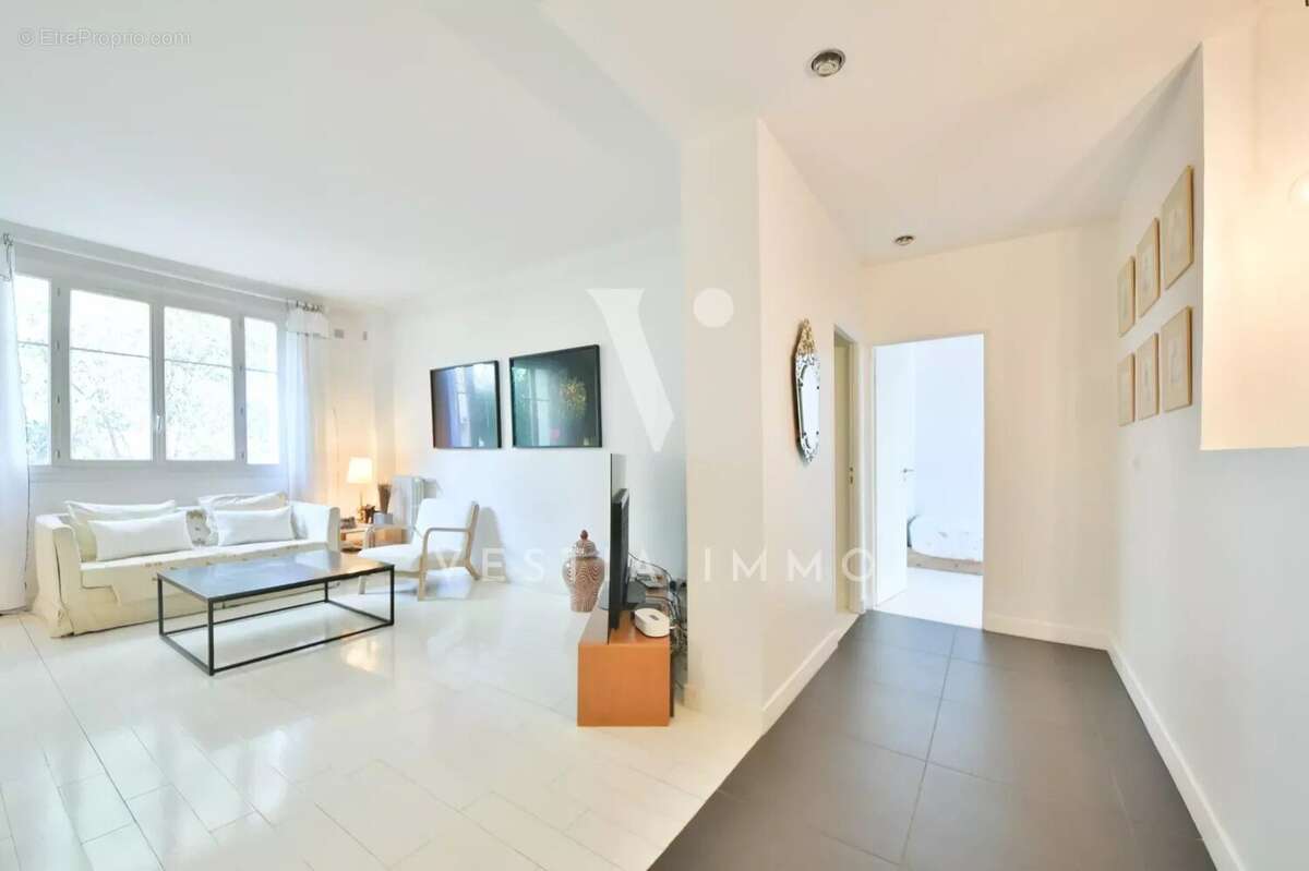 Appartement à LA GARENNE-COLOMBES