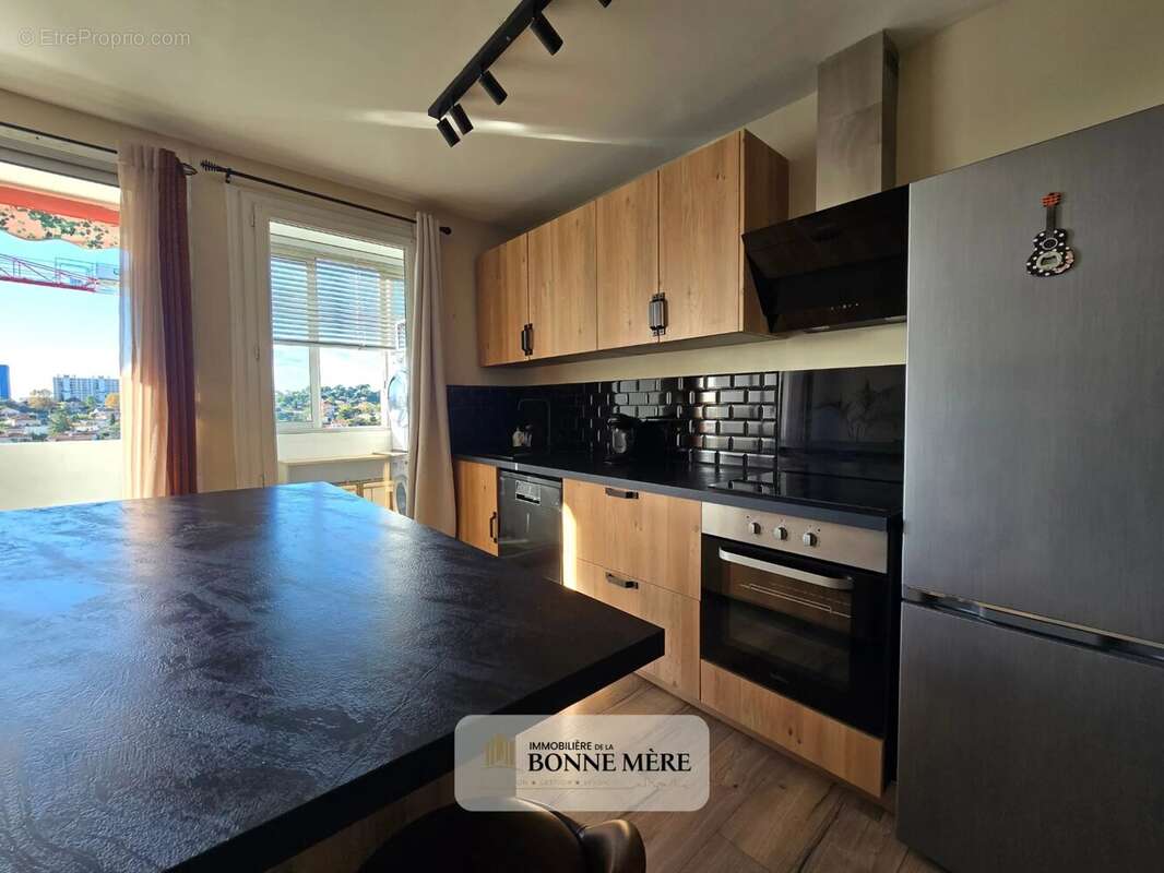 Appartement à MARSEILLE-13E