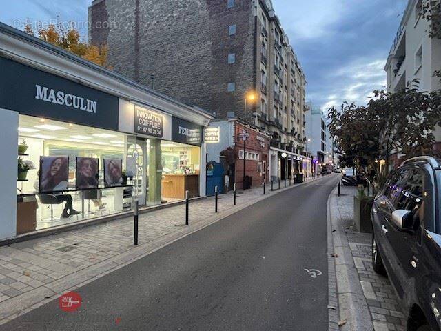 Commerce à ASNIERES-SUR-SEINE