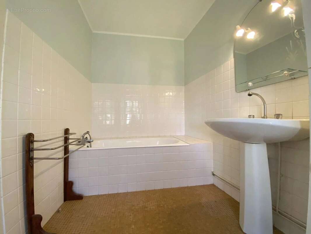 Grande maison avec extérieur au coeur d'un joli village - photo 11