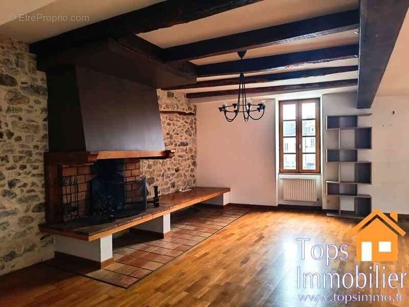 Appartement à VAILHOURLES