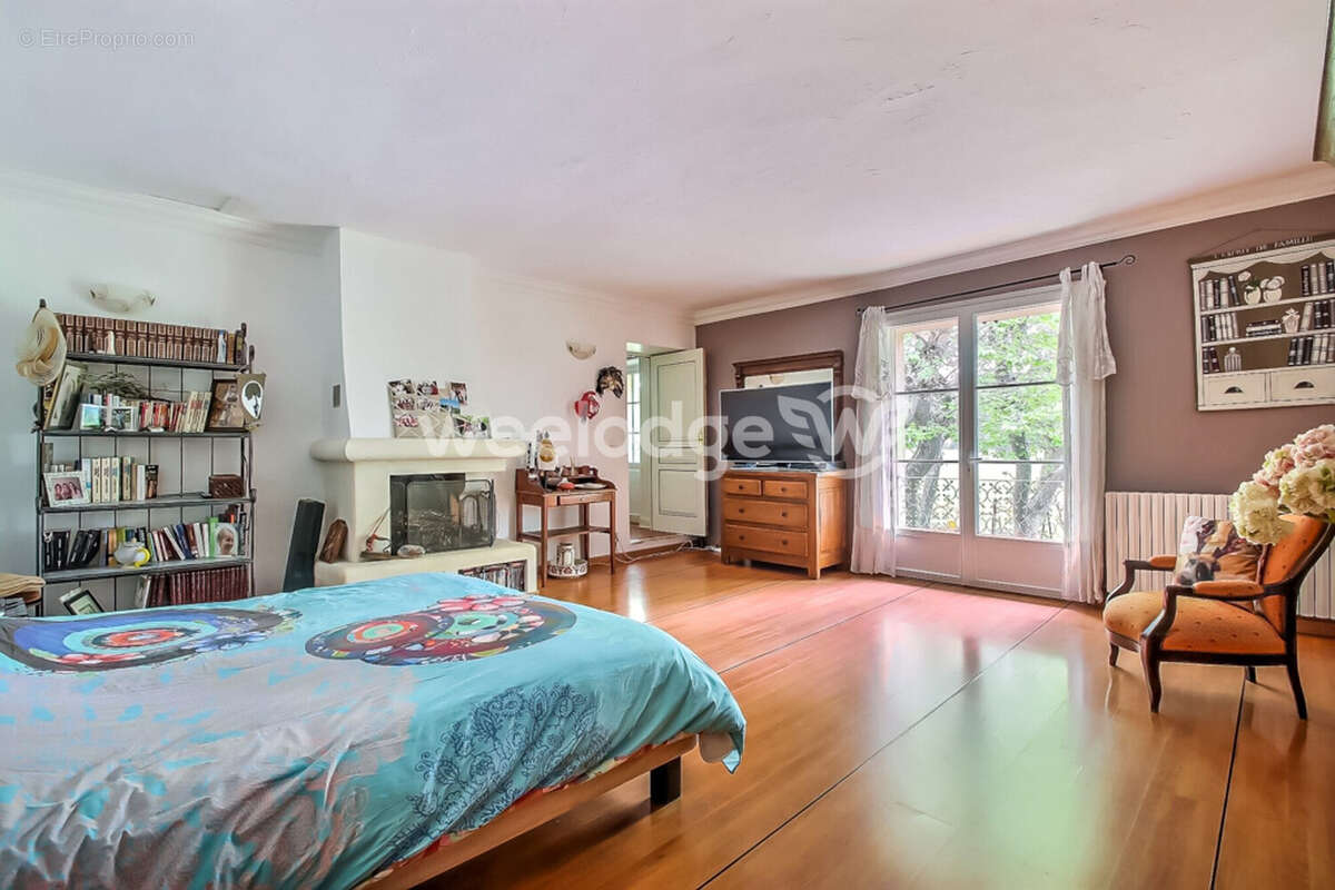 Maison à SAINT-CHAMAS