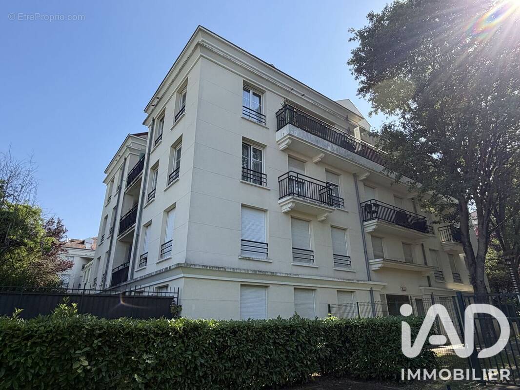 Photo 1 - Appartement à BUSSY-SAINT-GEORGES