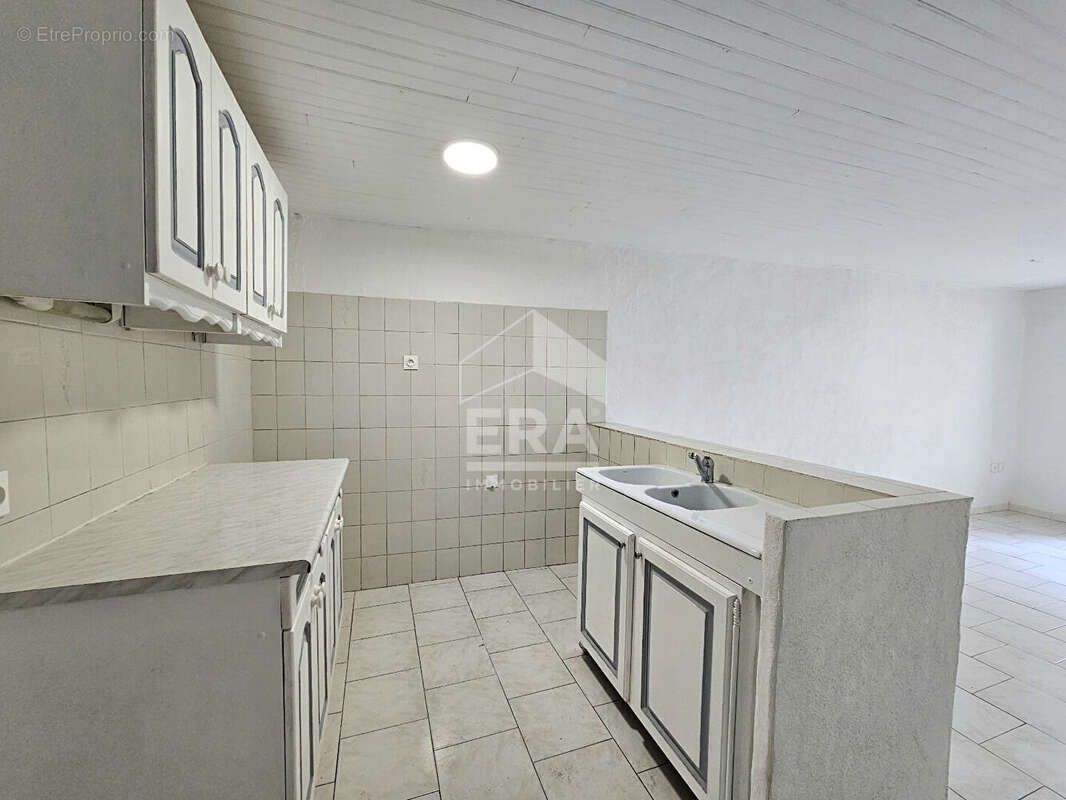 Appartement à PELISSANNE
