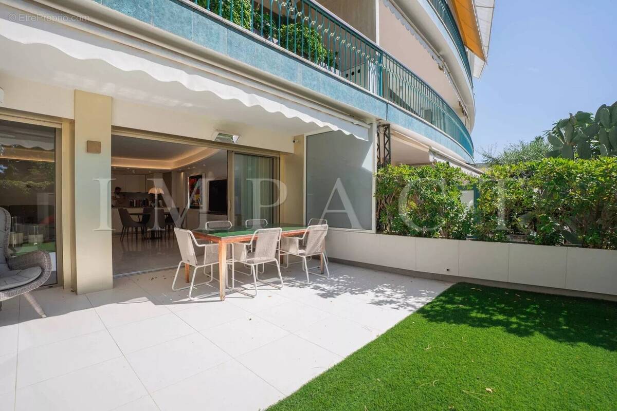 A vendre Cannes Croisette appartement - photo 2