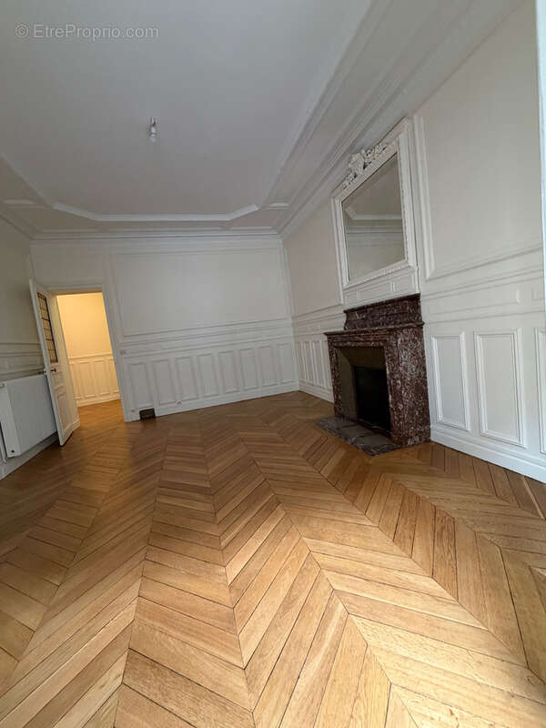 Appartement à PARIS-9E