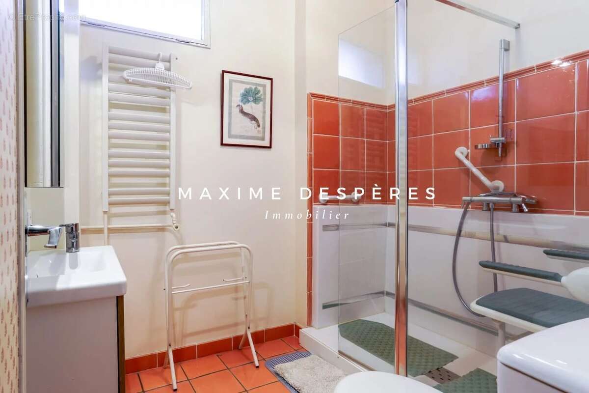 Appartement à NEUILLY-SUR-SEINE