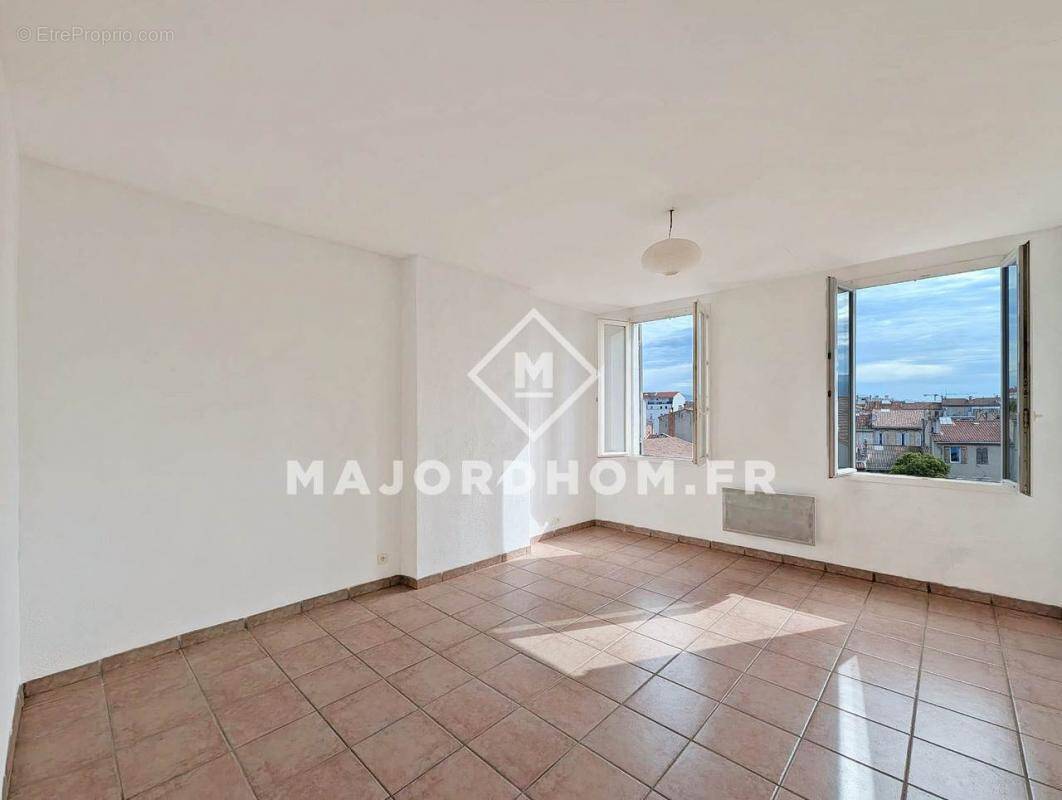Appartement à MARSEILLE-5E