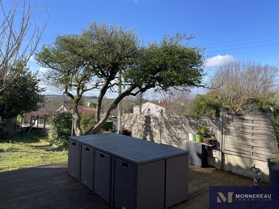 Maison de ville avec garage et jardin - photo 3