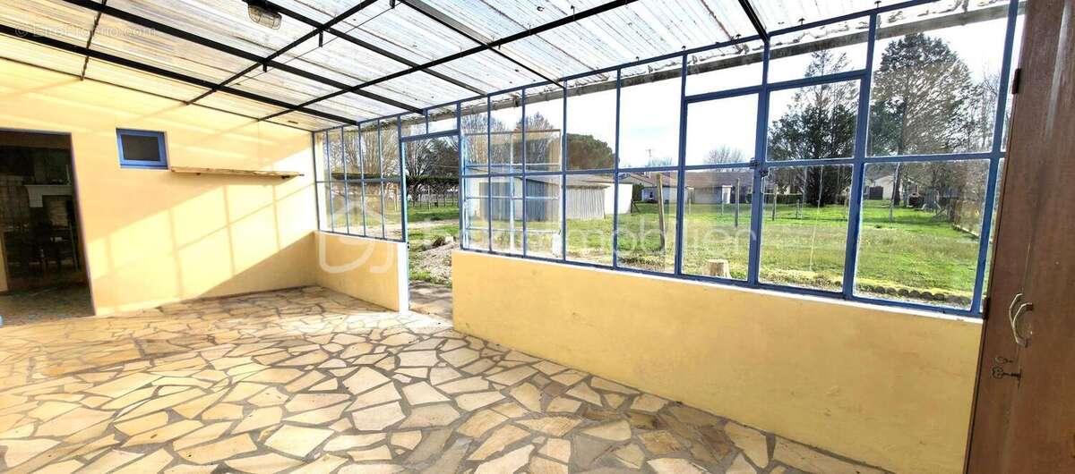 Maison habitable de suite 210 m² – terrain clos 1350 m² – - photo 5