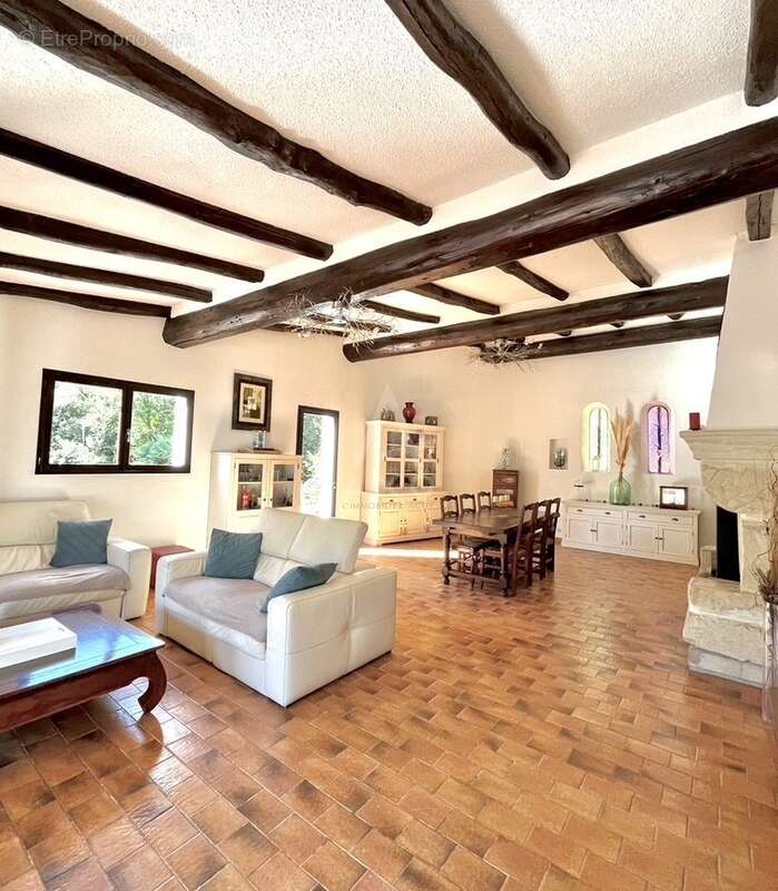 Maison à SAINT-THIBERY