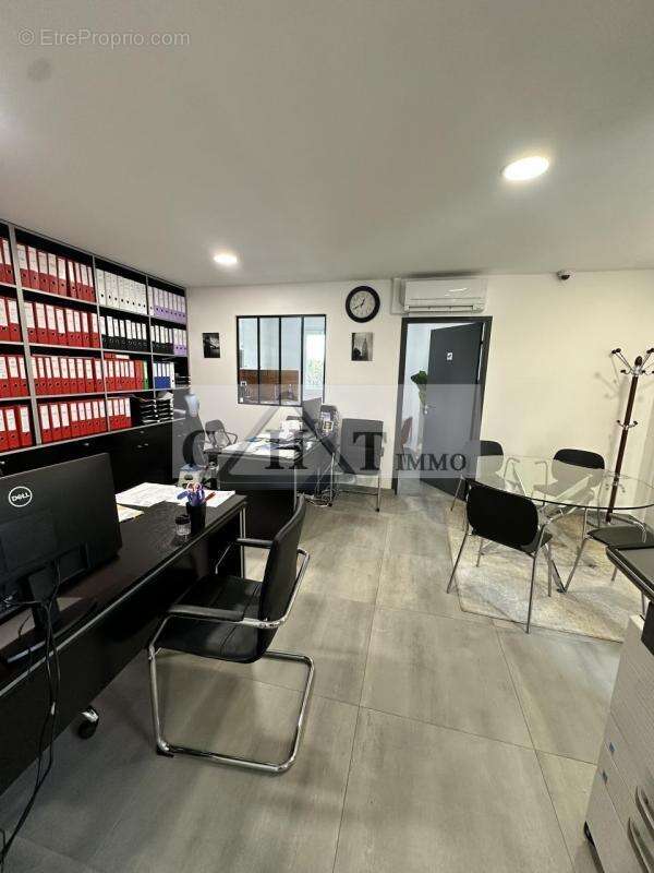 Commerce à BRIE-COMTE-ROBERT