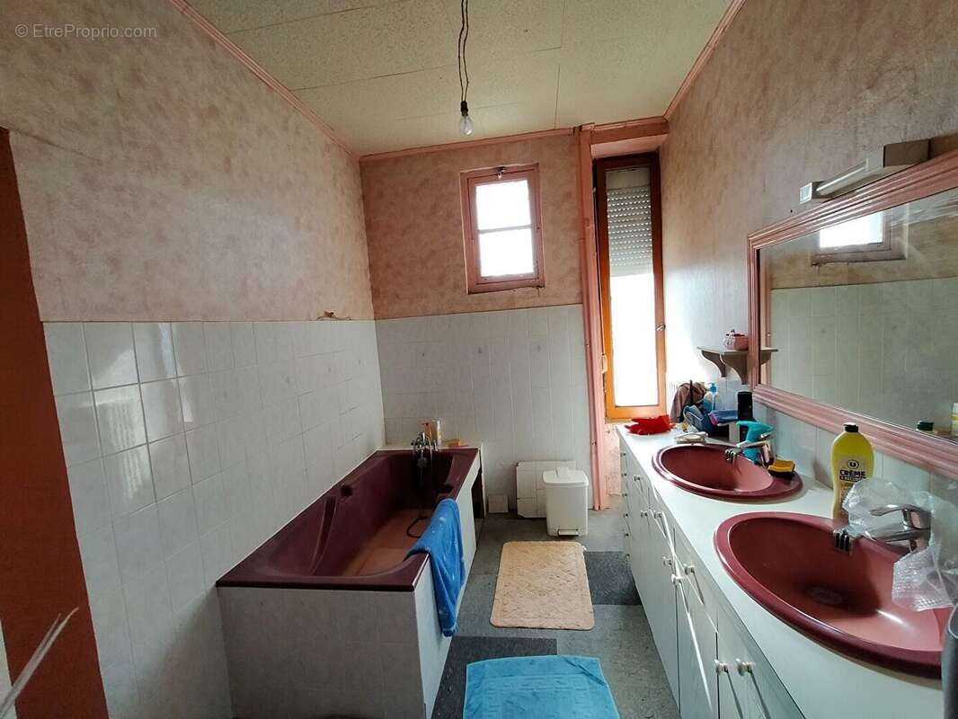 Maison à VILLAINES-LA-JUHEL